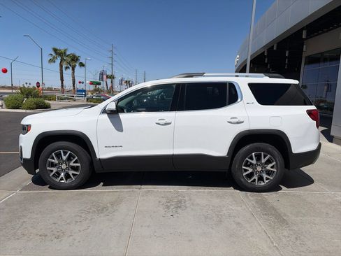 Used 2023 GMC Acadia SLT AWD/4WD image 2