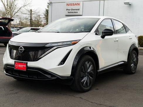 Used 2024 Nissan Ariya AWD image 3