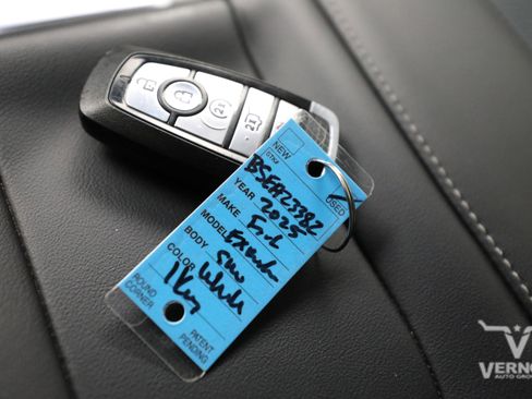 Used 2025 Ford Expedition Platinum AWD/4WD image 35