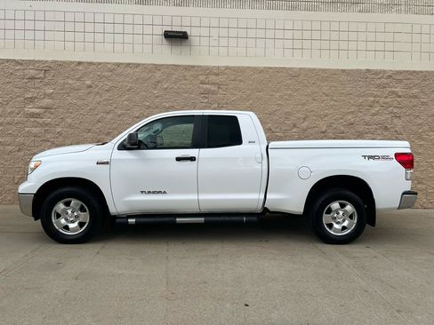 Used 2012 Toyota Tundra 4x4 Double Cab w/ TRD Off-Road Pkg image 2