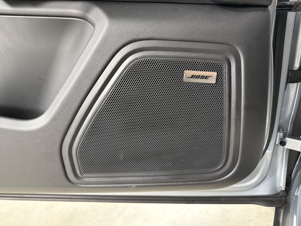 Certified 2026 Porsche Macan Turbo AWD/4WD image 34
