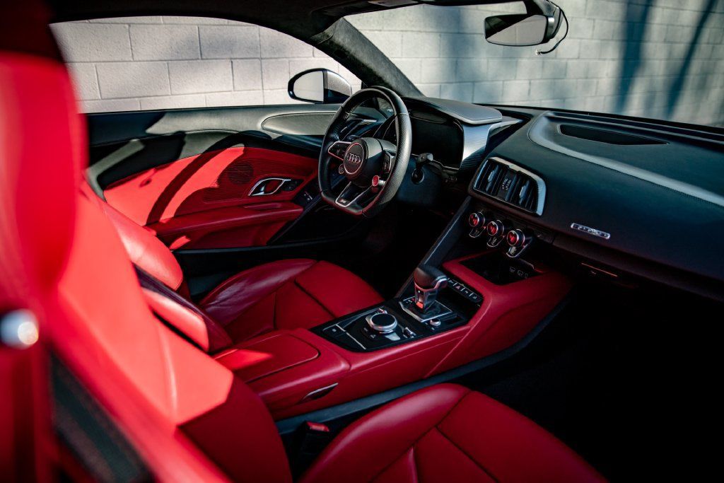 Used 2017 Audi R8 V10 w/ Carbon Exterior Package AWD/4WD image 9