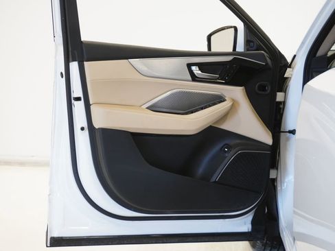 Used 2023 Acura MDX SH-AWD image 13