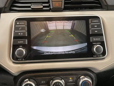 Used 2021 Nissan Versa SV image 17