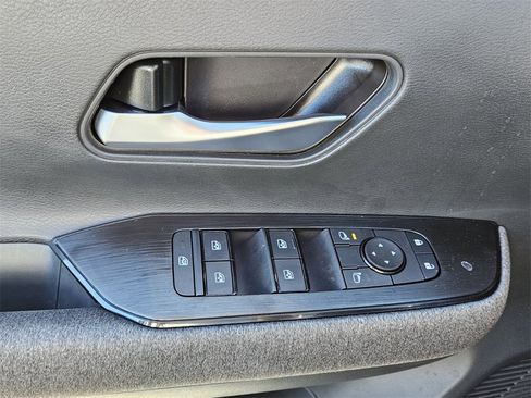 New 2026 Nissan Kicks SV w/ SV Premium Package image 32