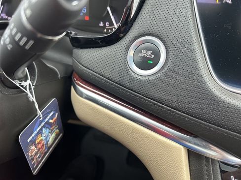 Used 2018 Cadillac XT5 Luxury w/ Driver Awareness Package AWD/4WD image 19