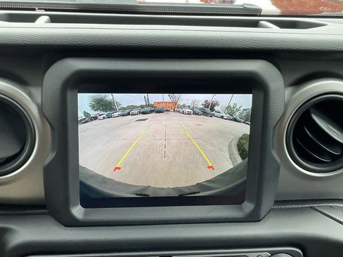 Used 2021 Jeep Wrangler Sport image 18