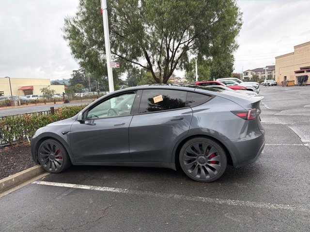 Used 2023 Tesla Model Y Performance AWD/4WD image 16