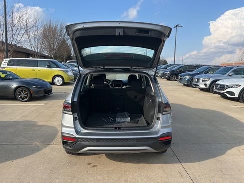 Used 2025 Volkswagen Taos S AWD/4WD image 10