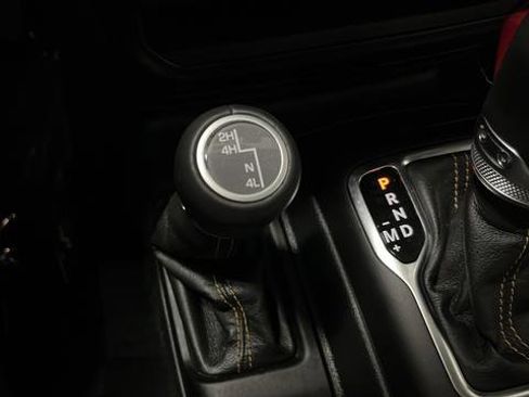 Used 2023 Jeep Gladiator Overland image 41