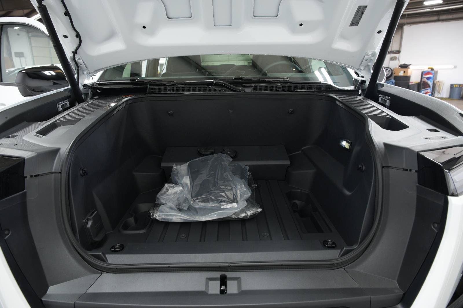 New 2026 GMC Sierra EV Elevation AWD/4WD image 12