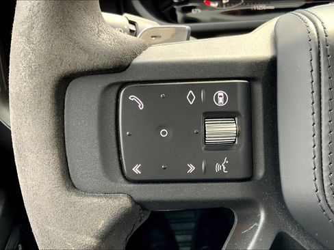 Used 2024 Land Rover Defender 110 V8 image 23