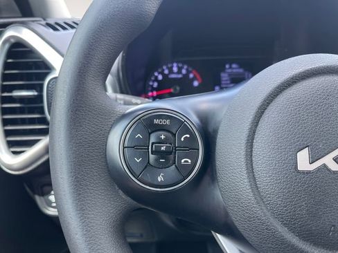 Used 2022 Kia Soul LX image 21