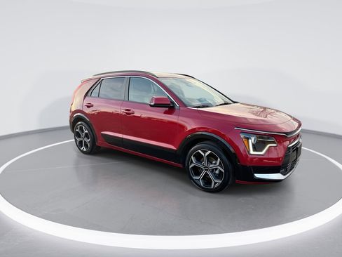 Used 2023 Kia Niro EX Touring image 2