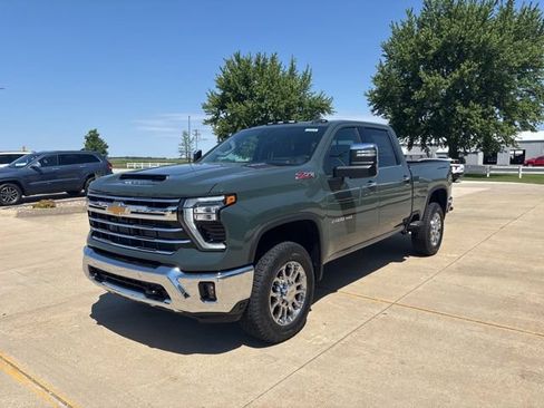 New 2026 Chevrolet Silverado 2500 LTZ w/ LTZ Premium Package AWD/4WD image 4
