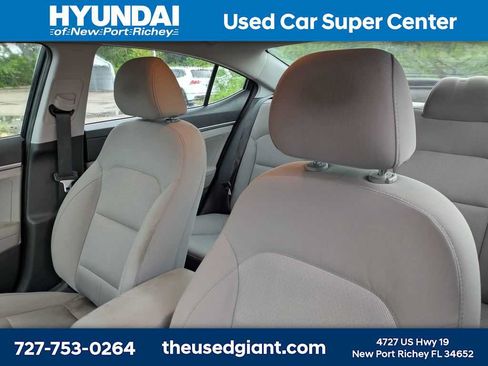 Used 2017 Hyundai Elantra SE FWD image 3