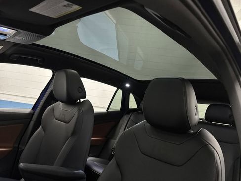 Used 2021 Volkswagen ID.4 Pro S w/ Gradient Package image 7