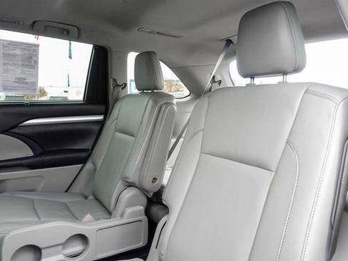 Used 2015 Toyota Highlander XLE image 27