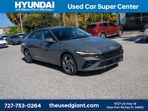 New 2026 Hyundai Elantra Limited image 9