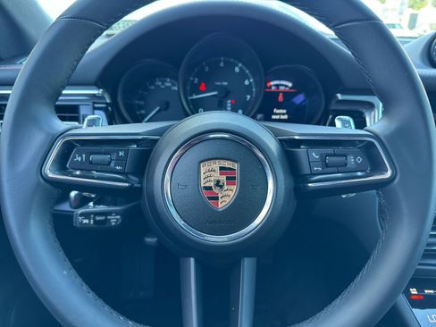 Used 2025 Porsche Macan image 24