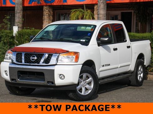 Used 2013 Nissan Titan SV w/ SV Value Truck Pkg image 4