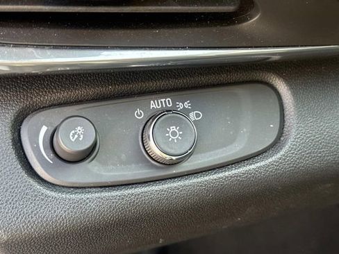 Used 2024 Buick Envista Preferred image 26