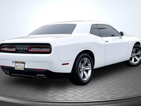 Used 2016 Dodge Challenger SXT RWD image 13