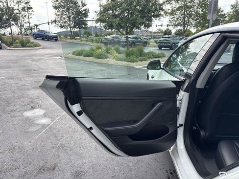 Used 2023 Tesla Model 3 Standard Range RWD image 18