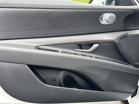 New 2026 Hyundai Elantra Blue image 10