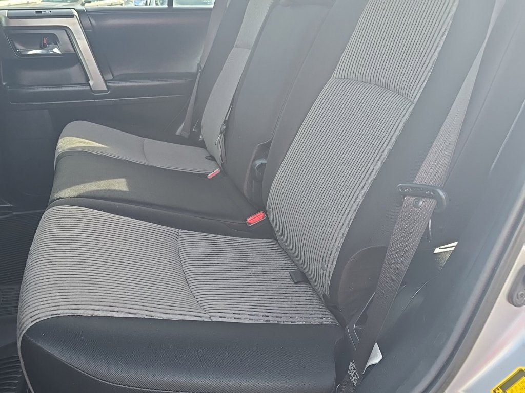 Used 2018 Toyota 4Runner SR5 AWD/4WD image 19