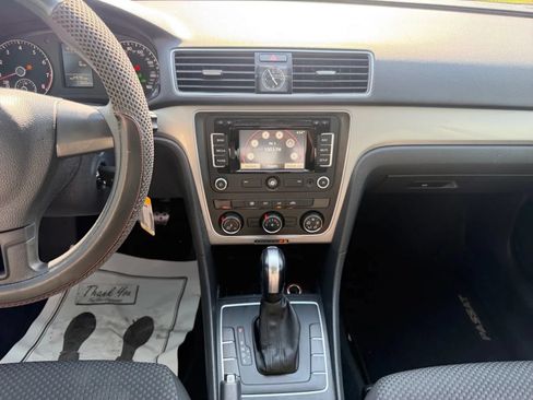 Used 2014 Volkswagen Passat 2.5 S FWD image 10