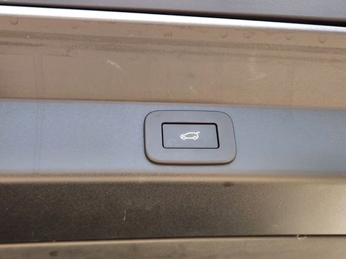 Certified 2025 Land Rover Range Rover Sport Dynamic SE AWD/4WD image 37