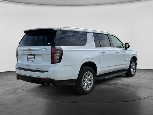 Used 2022 Chevrolet Suburban Premier AWD/4WD image 10