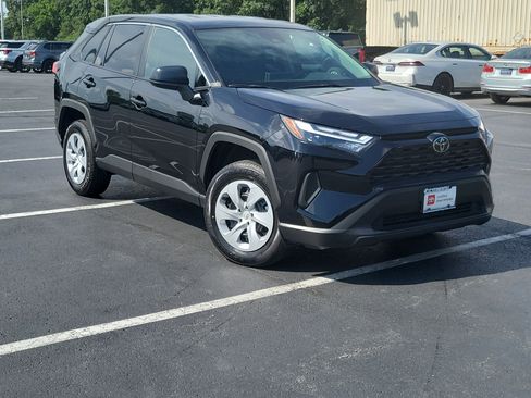 Certified 2025 Toyota RAV4 LE AWD/4WD image 2