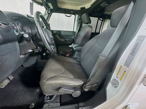 Used 2018 Jeep Wrangler Unlimited Sport w/ Quick Order Package 24W AWD/4WD image 22
