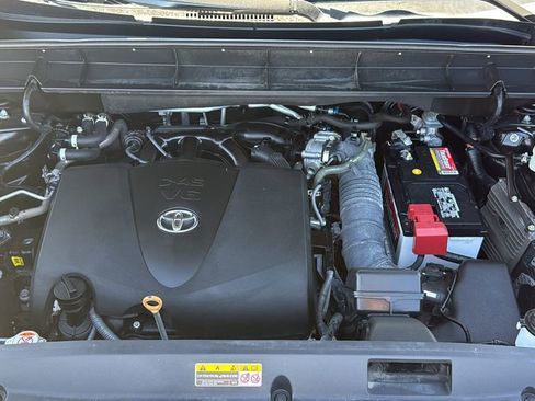 Used 2022 Toyota Highlander Platinum image 35