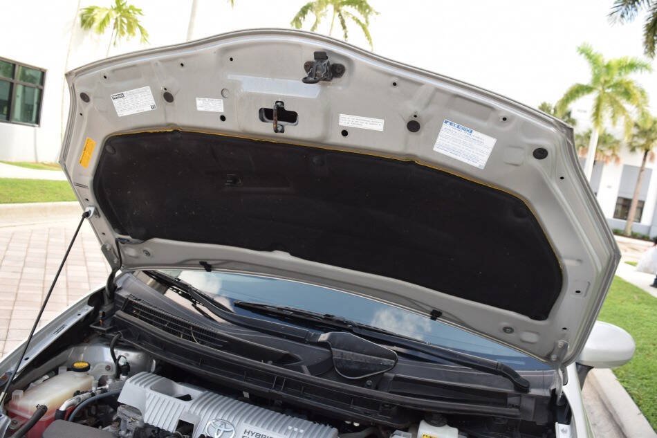 Used 2010 Toyota Prius Two w/ Preferred Accessory Pkg FWD image 91