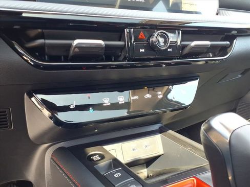 New 2026 Nissan Kicks SR w/ SR Premium Package image 12