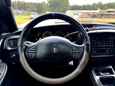 Used 2002 Lincoln Blackwood image 12