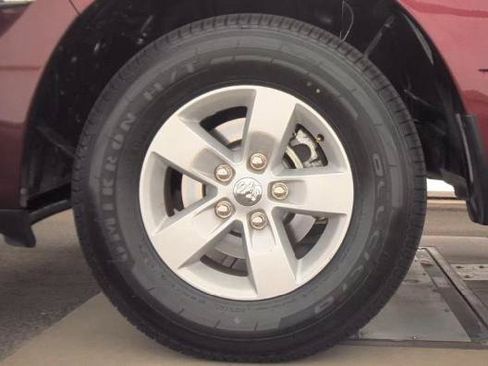 Used 2019 RAM 1500 Express RWD image 9
