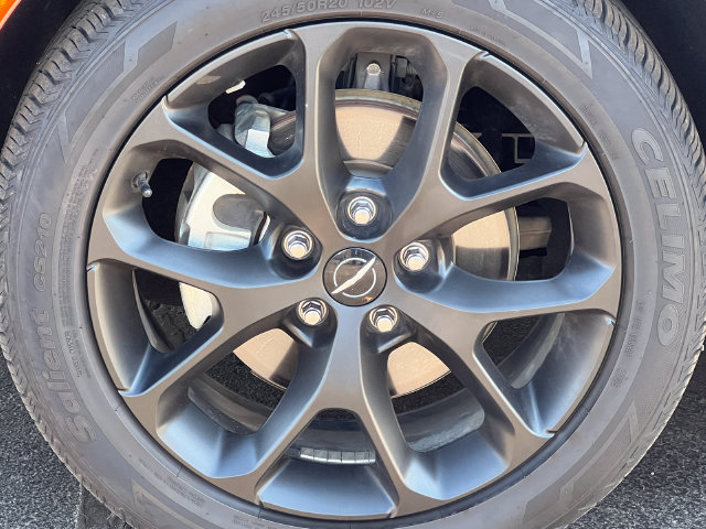 Used 2025 Chrysler Pacifica Limited FWD image 7