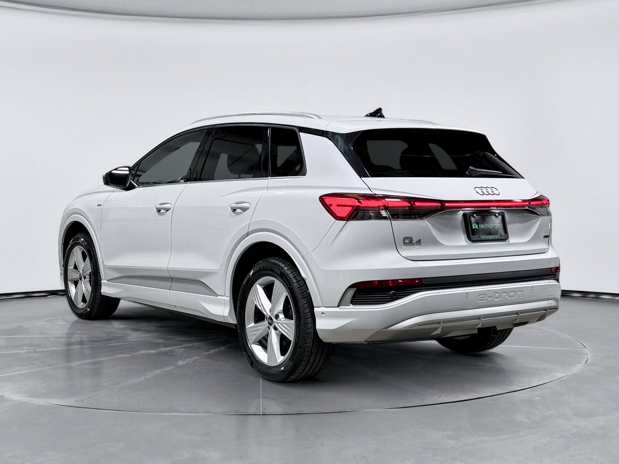 Used 2023 Audi Q4 e-tron Premium Plus AWD/4WD image 2