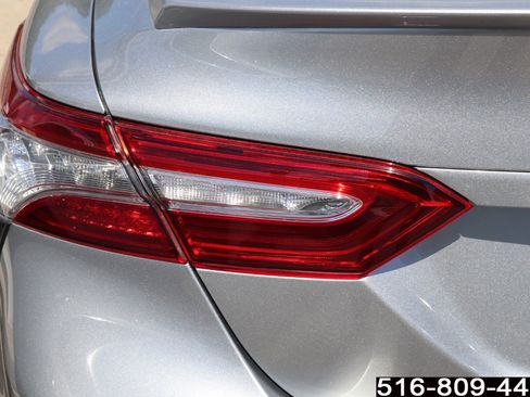 Used 2019 Toyota Camry XSE image 27