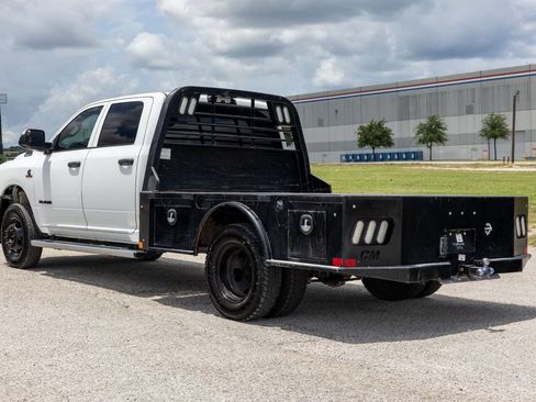 Used 2022 RAM 3500 Tradesman w/ Chrome Appearance Group AWD/4WD image 5