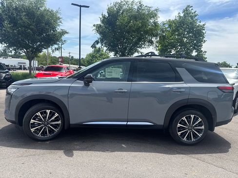 New 2026 Nissan Pathfinder Platinum AWD/4WD image 4