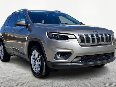 Used 2019 Jeep Cherokee Latitude w/ Cold Weather Group image 12