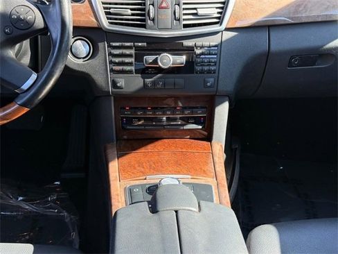 Used 2013 Mercedes-Benz E 350 4MATIC Sedan image 17