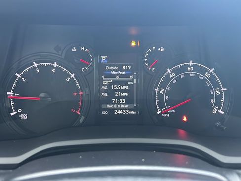 Used 2023 Toyota 4Runner SR5 Premium w/ Moonroof Package AWD/4WD image 23