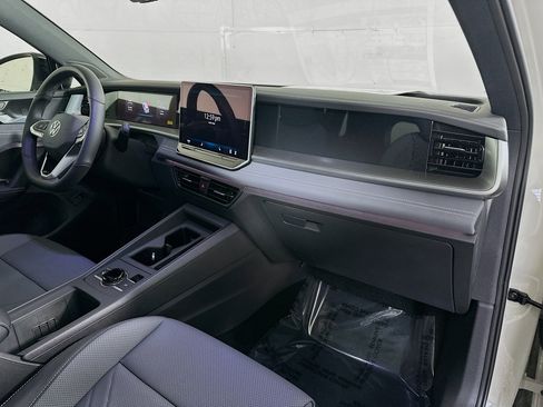 New 2026 Volkswagen Tiguan SE R-Line AWD/4WD image 27