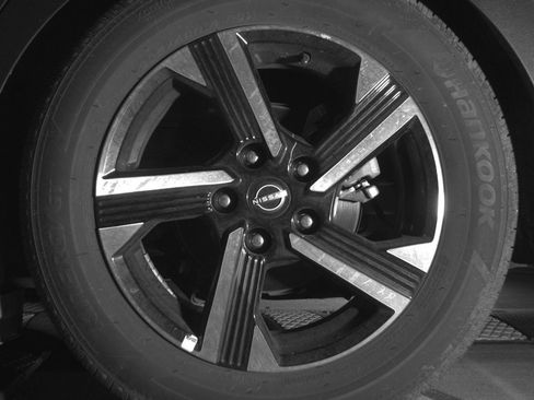 Used 2025 Nissan Sentra SV image 14